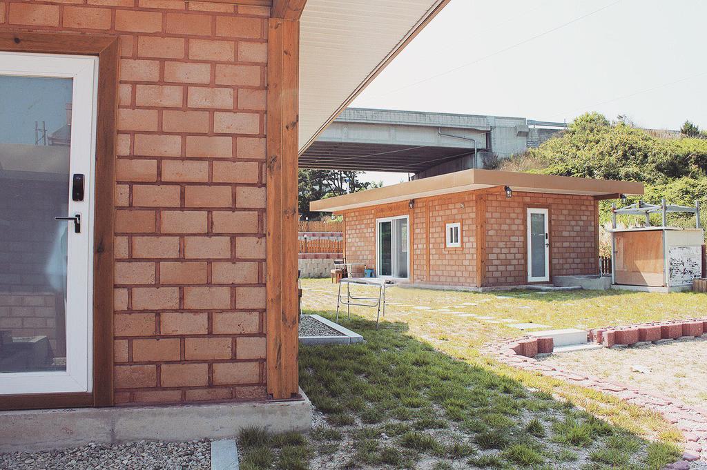 Tobang Red Clay Pension โพฮัง ภายนอก รูปภาพ