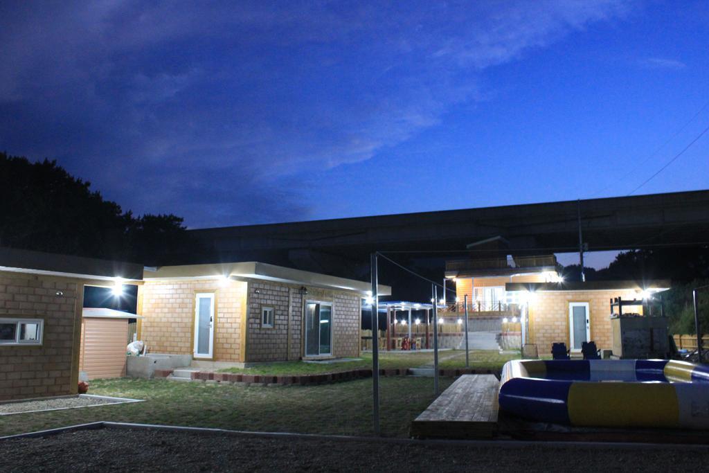 Tobang Red Clay Pension โพฮัง ภายนอก รูปภาพ